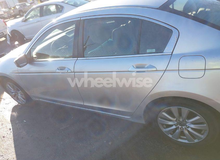 Photo 14 of 2010 Honda Accord 2.4 LX (VIN 1HGCP2F30AA078281)