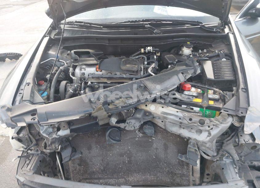 Photo 10 of 2010 Honda Accord 2.4 LX (VIN 1HGCP2F30AA105012)