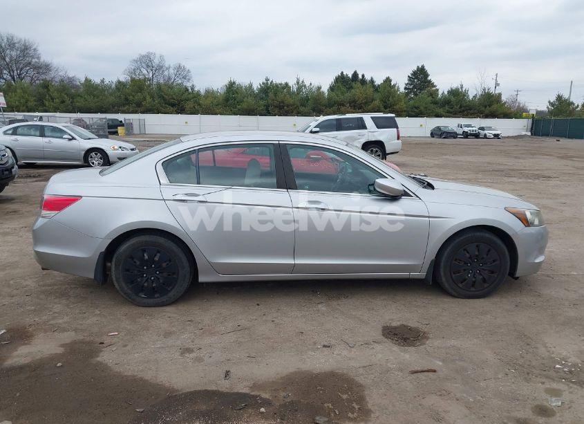 Photo 13 of 2010 Honda Accord 2.4 LX (VIN 1HGCP2F30AA134655)