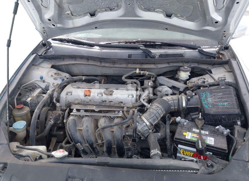 Photo 10 of 2010 Honda Accord 2.4 LX (VIN 1HGCP2F31AA043958)