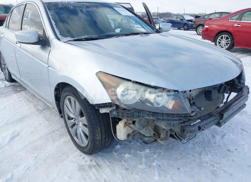 Photo 13 of 2010 Honda Accord 2.4 LX (VIN 1HGCP2F31AA043958)