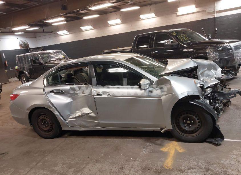 Photo 13 of 2010 Honda Accord 2.4 LX (VIN 1HGCP2F31AA078452)