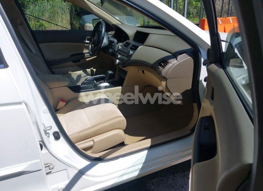 Photo 5 of 2010 Honda Accord LX (VIN 1HGCP2F31AA177725)