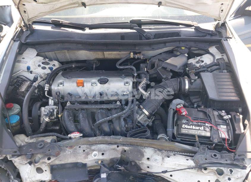 Photo 10 of 2010 Honda Accord 2.4 LX (VIN 1HGCP2F32AA070330)