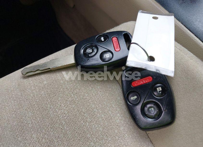 Photo 11 of 2010 Honda Accord 2.4 LX (VIN 1HGCP2F32AA173067)