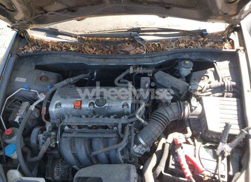 Photo 10 of 2010 Honda Accord 2.4 LX (VIN 1HGCP2F33AA173224)