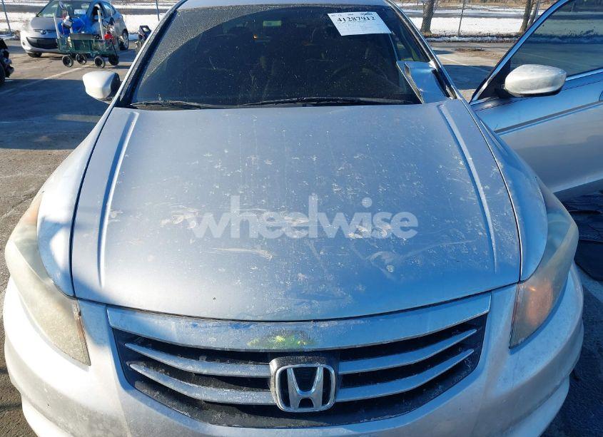 Photo 10 of 2011 Honda Accord 2.4 LX (VIN 1HGCP2F33BA008694)