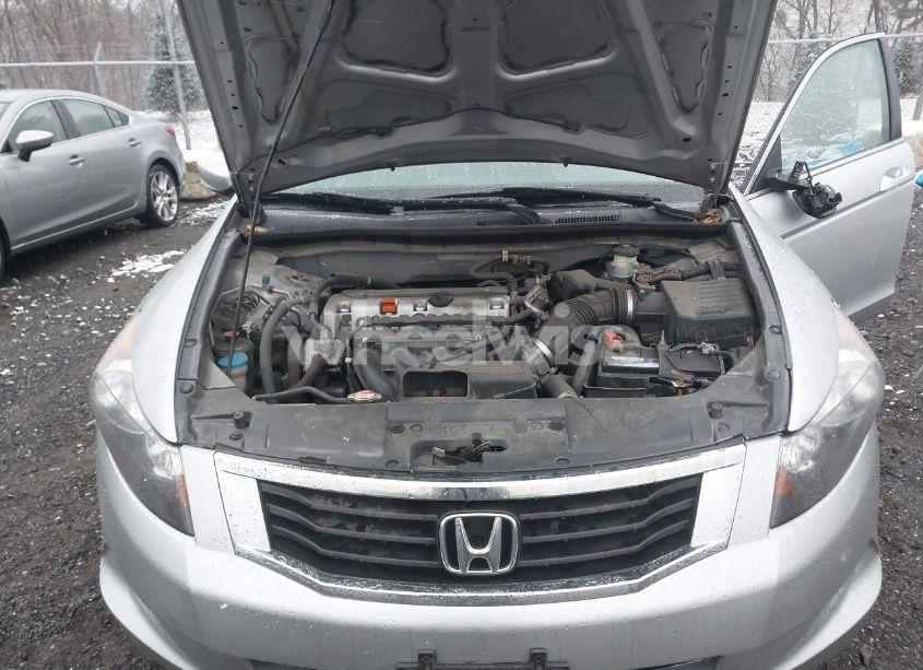 Photo 10 of 2010 Honda Accord 2.4 LX (VIN 1HGCP2F34AA057059)