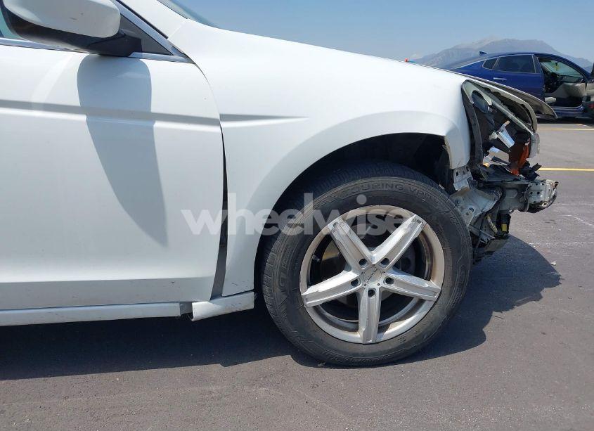 Photo 13 of 2011 Honda Accord 2.4 LX (VIN 1HGCP2F34BA033779)