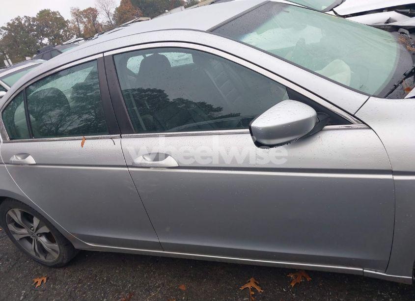 Photo 13 of 2011 Honda Accord 2.4 LX (VIN 1HGCP2F34BA106570)