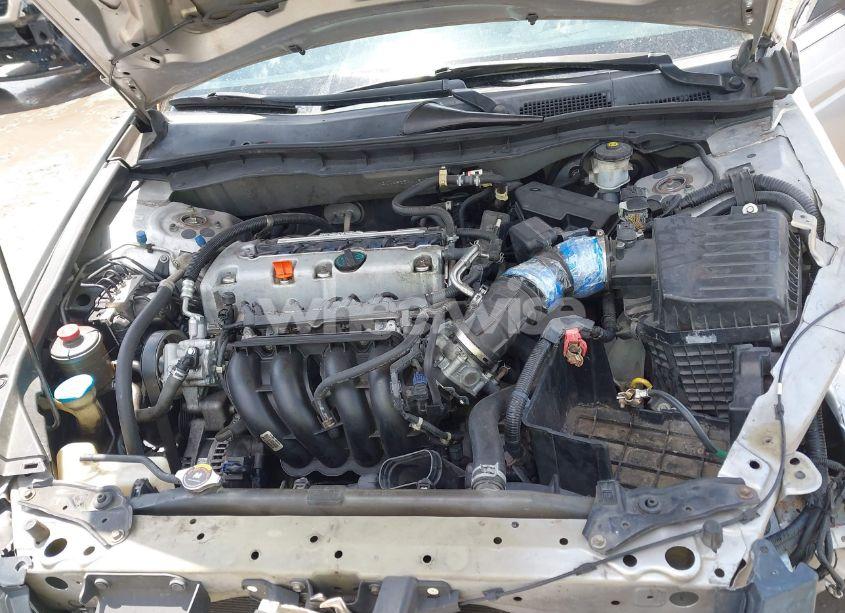 Photo 10 of 2010 Honda Accord 2.4 LX (VIN 1HGCP2F35AA150611)