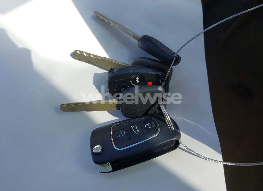 Photo 11 of 2010 Honda Accord 2.4 LX (VIN 1HGCP2F35AA159101)