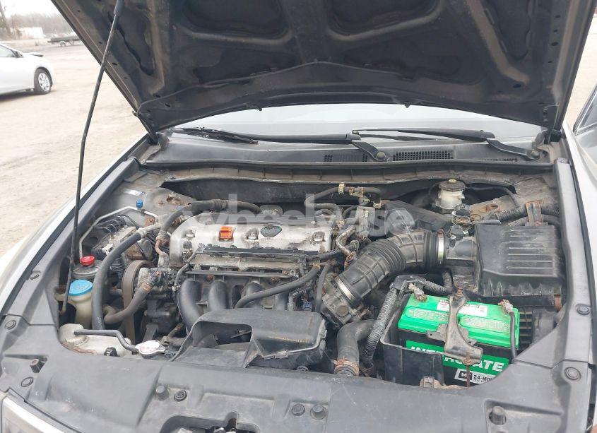 Photo 10 of 2010 Honda Accord 2.4 LX (VIN 1HGCP2F36AA187621)