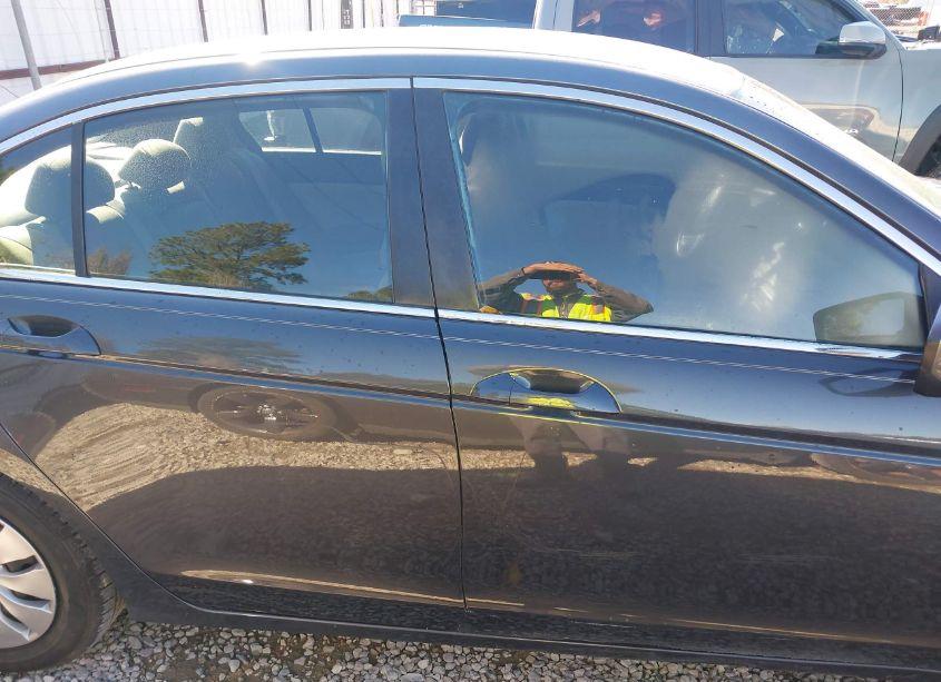 Photo 13 of 2011 Honda Accord 2.4 LX (VIN 1HGCP2F36BA110328)