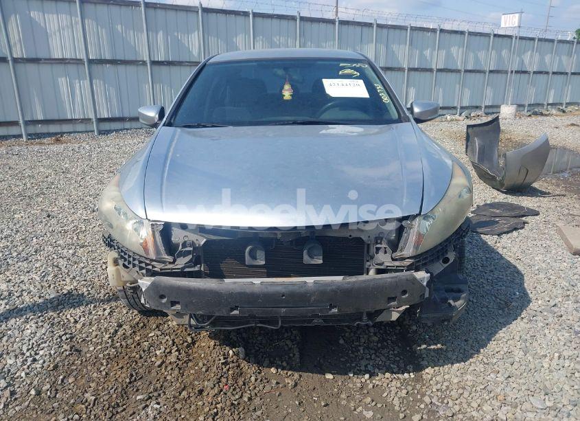 Photo 13 of 2010 Honda Accord 2.4 LX (VIN 1HGCP2F37AA002735)