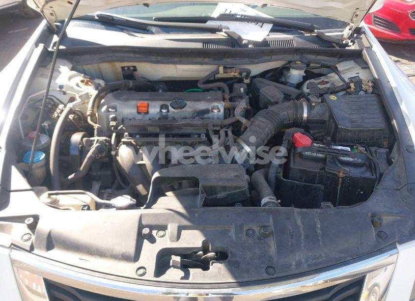 Photo 10 of 2010 Honda Accord 2.4 LX (VIN 1HGCP2F37AA197137)