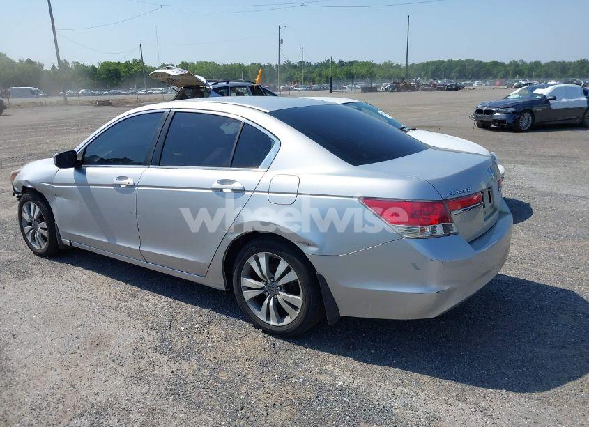 Photo 3 of 2011 Honda Accord SDN LX (VIN 1HGCP2F37BA148845)