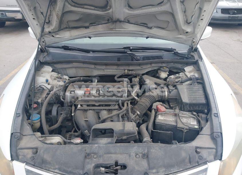 Photo 10 of 2010 Honda Accord 2.4 LX (VIN 1HGCP2F39AA103372)