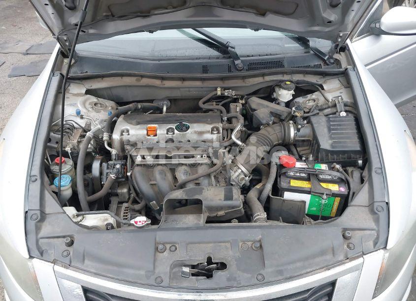 Photo 10 of 2010 Honda Accord 2.4 LX (VIN 1HGCP2F39AA125131)