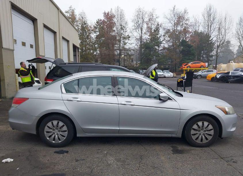 Photo 13 of 2010 Honda Accord 2.4 LX (VIN 1HGCP2F39AA125131)