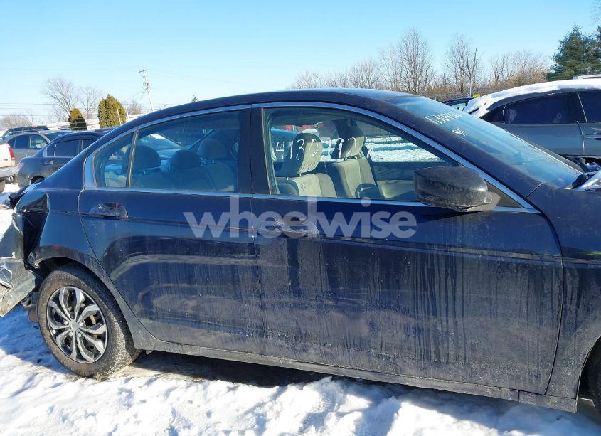 Photo 14 of 2010 Honda Accord SDN (VIN 1HGCP2F39AA152376)