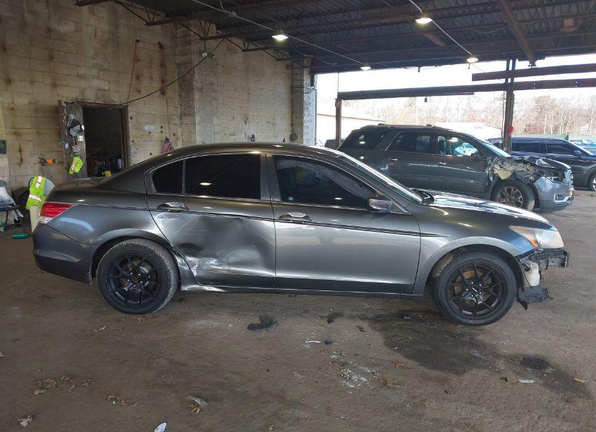 Photo 14 of 2010 Honda Accord 2.4 LX (VIN 1HGCP2F39AA169405)