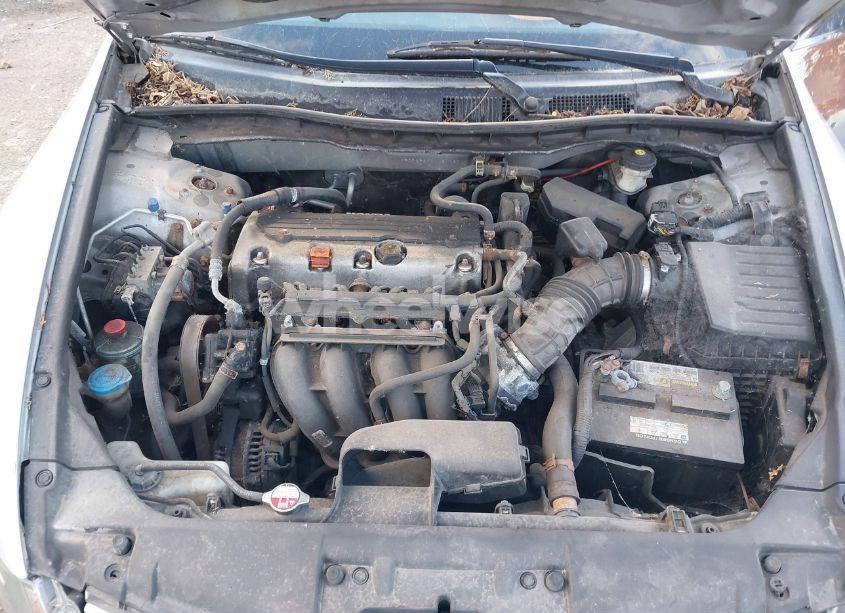 Photo 10 of 2010 Honda Accord 2.4 LX (VIN 1HGCP2F39AA181067)