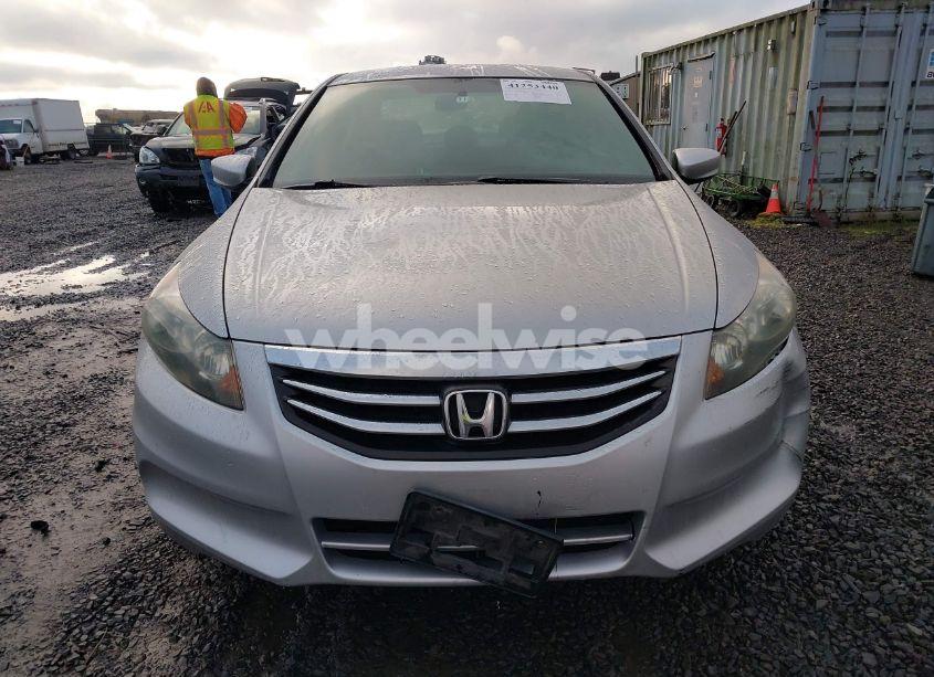 Photo 12 of 2011 Honda Accord 2.4 LX (VIN 1HGCP2F39BA014323)