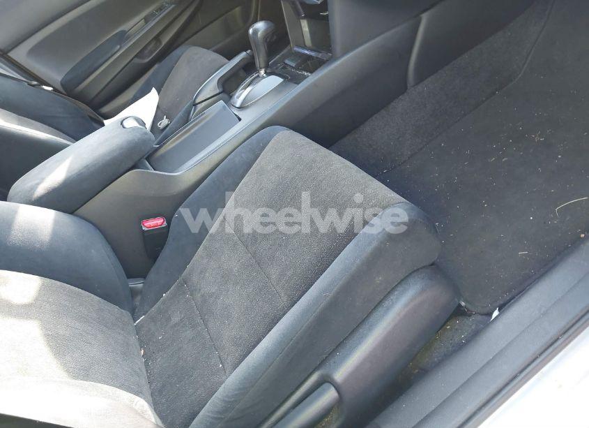 Photo 5 of 2010 Honda Accord 2.4 LX-P (VIN 1HGCP2F40AA187820)