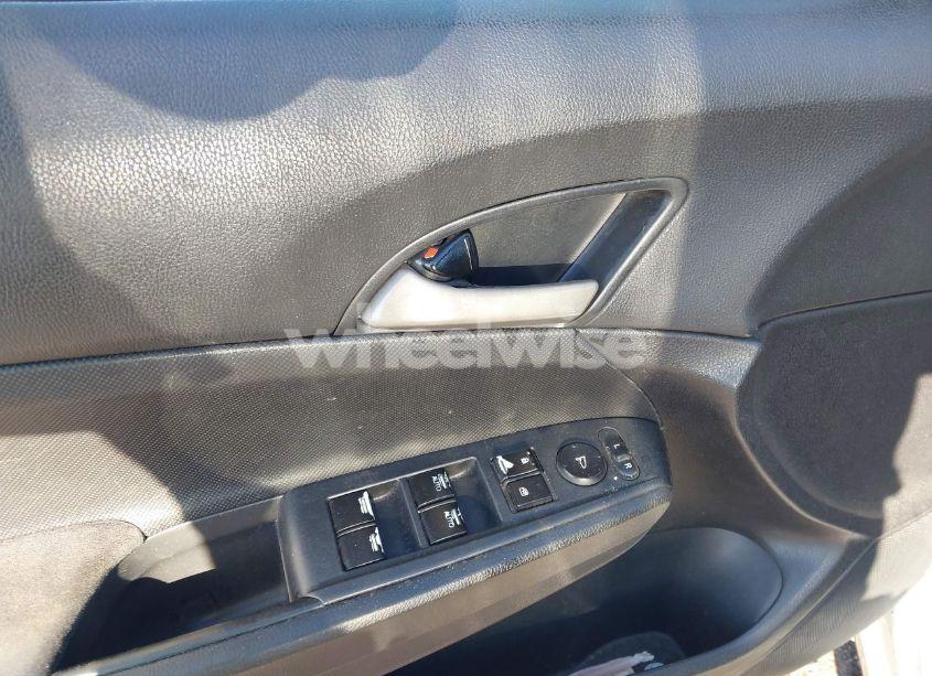 Photo 14 of 2010 Honda Accord 2.4 LX-P (VIN 1HGCP2F41AA022472)