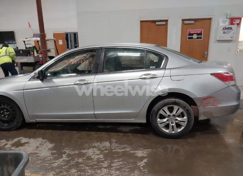 Photo 14 of 2010 Honda Accord 2.4 LX-P (VIN 1HGCP2F49AA050679)