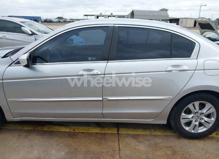 Photo 15 of 2010 Honda Accord 2.4 LX-P (VIN 1HGCP2F4XAA084100)