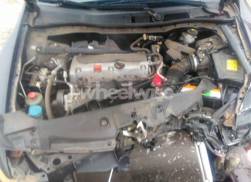 Photo 10 of 2011 Honda Accord 2.4 SE (VIN 1HGCP2F61BA069472)