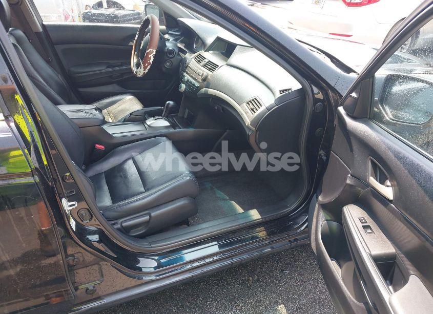 Photo 5 of 2011 Honda Accord 2.4 SE (VIN 1HGCP2F61BA093030)