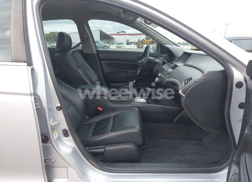 Photo 5 of 2011 Honda Accord 2.4 SE (VIN 1HGCP2F63BA152613)