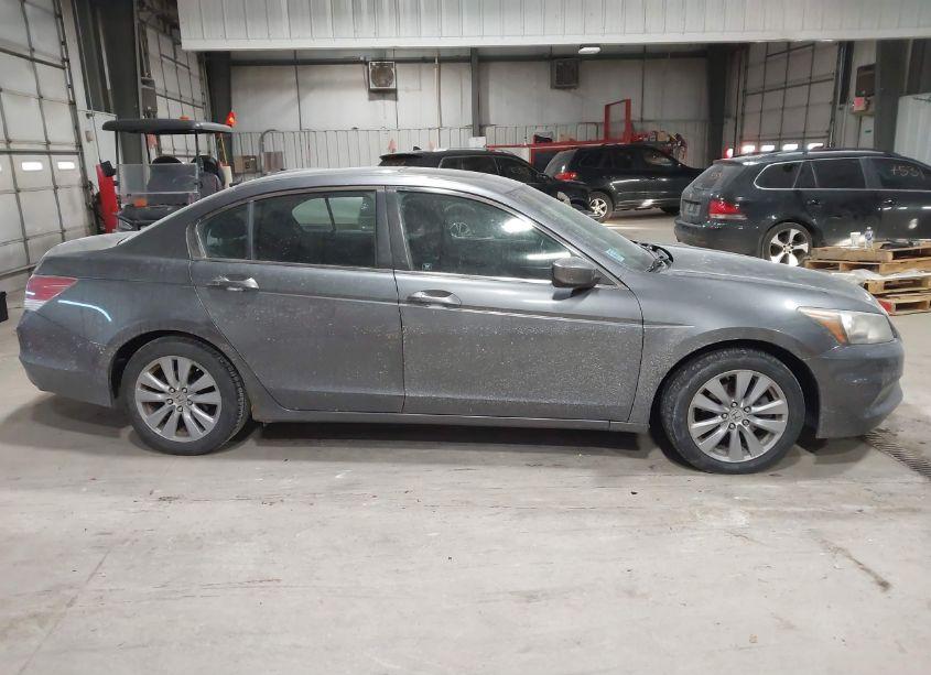 Photo 13 of 2011 Honda Accord 2.4 EX (VIN 1HGCP2F70BA042627)