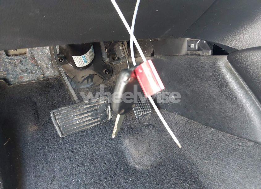 Photo 11 of 2010 Honda Accord 2.4 EX (VIN 1HGCP2F74AA021083)