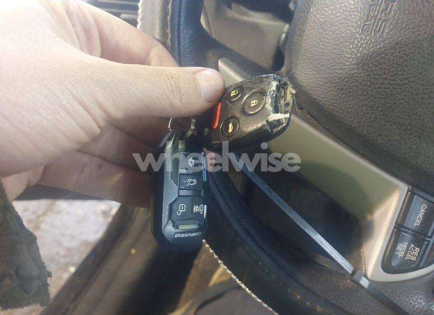 Photo 11 of 2010 Honda Accord 2.4 EX (VIN 1HGCP2F74AA156077)