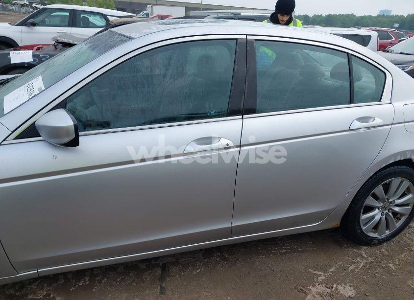 Photo 15 of 2011 Honda Accord 2.4 EX (VIN 1HGCP2F79BA048703)