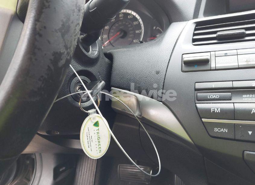 Photo 11 of 2010 Honda Accord 2.4 EX-L (VIN 1HGCP2F80AA074730)