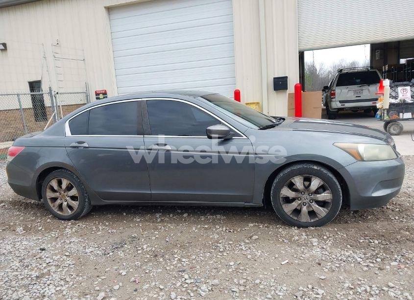 Photo 13 of 2010 Honda Accord 2.4 EX-L (VIN 1HGCP2F80AA074730)