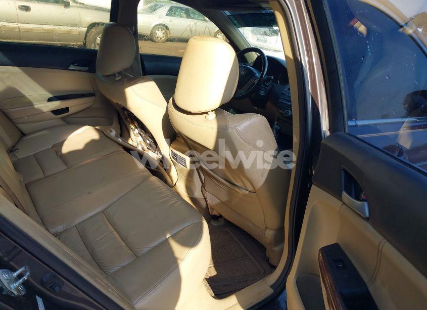 Photo 8 of 2011 Honda Accord 2.4 EX-L (VIN 1HGCP2F80BA056133)