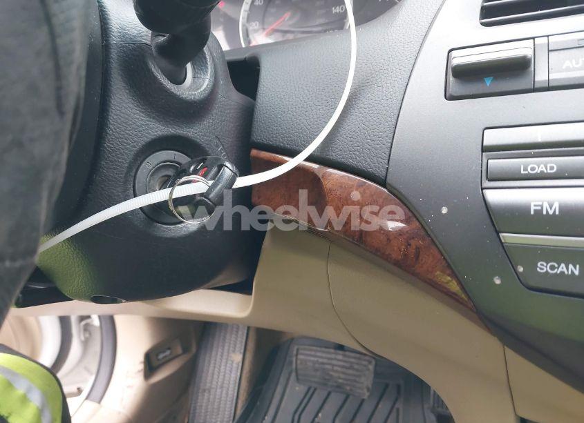 Photo 11 of 2011 Honda Accord 2.4 EX-L (VIN 1HGCP2F80BA144714)