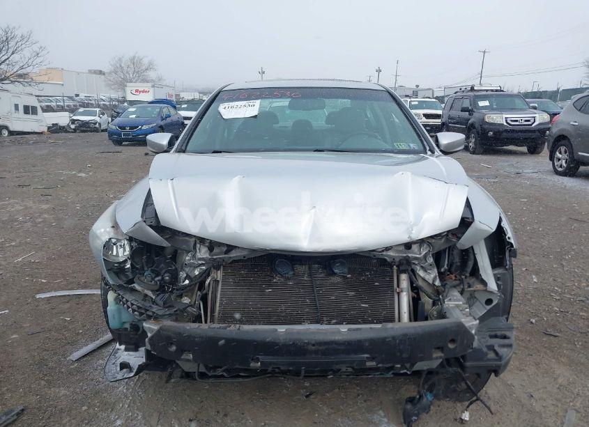 Photo 11 of 2010 Honda Accord 2.4 EX-L (VIN 1HGCP2F81AA024709)