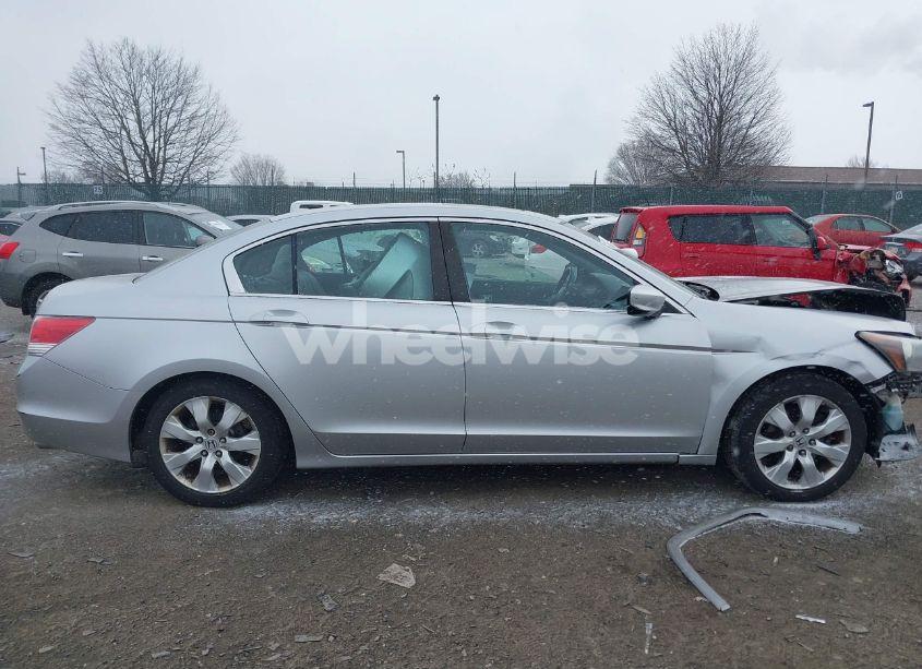 Photo 12 of 2010 Honda Accord 2.4 EX-L (VIN 1HGCP2F81AA024709)