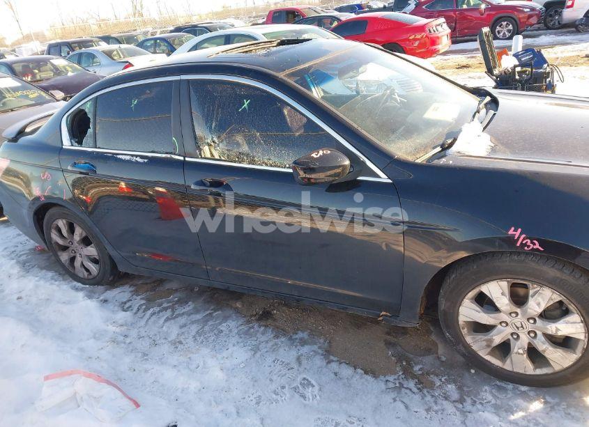 Photo 13 of 2010 Honda Accord 2.4 EX-L (VIN 1HGCP2F81AA051568)