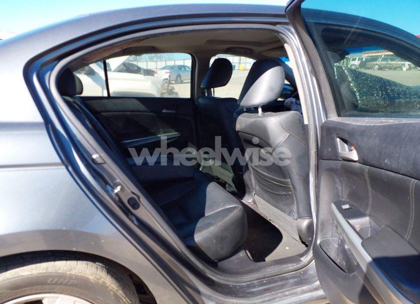 Photo 8 of 2010 Honda Accord 2.4 EX-L (VIN 1HGCP2F81AA157471)