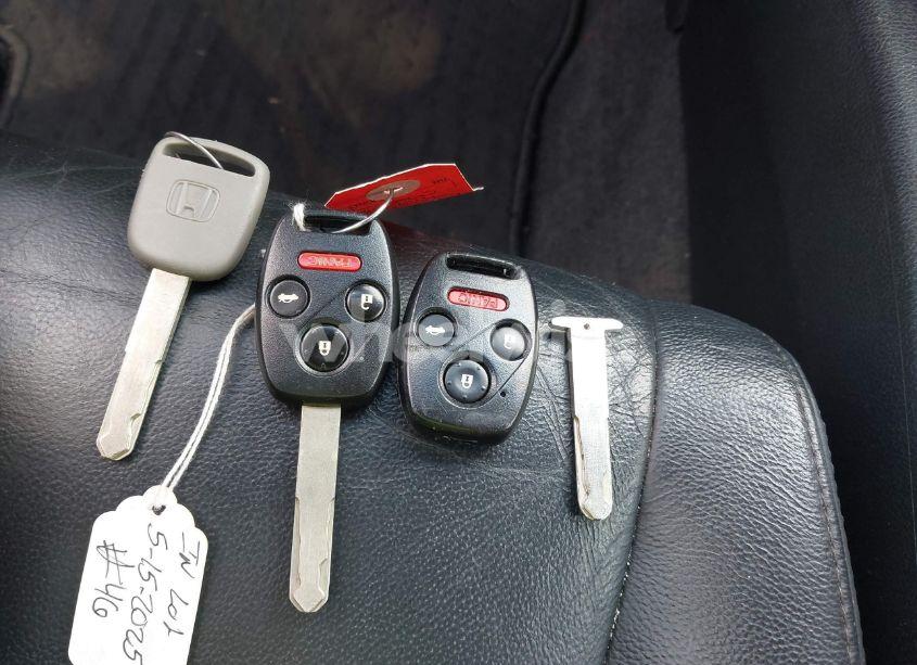 Photo 11 of 2011 Honda Accord 2.4 EX-L (VIN 1HGCP2F81BA008995)