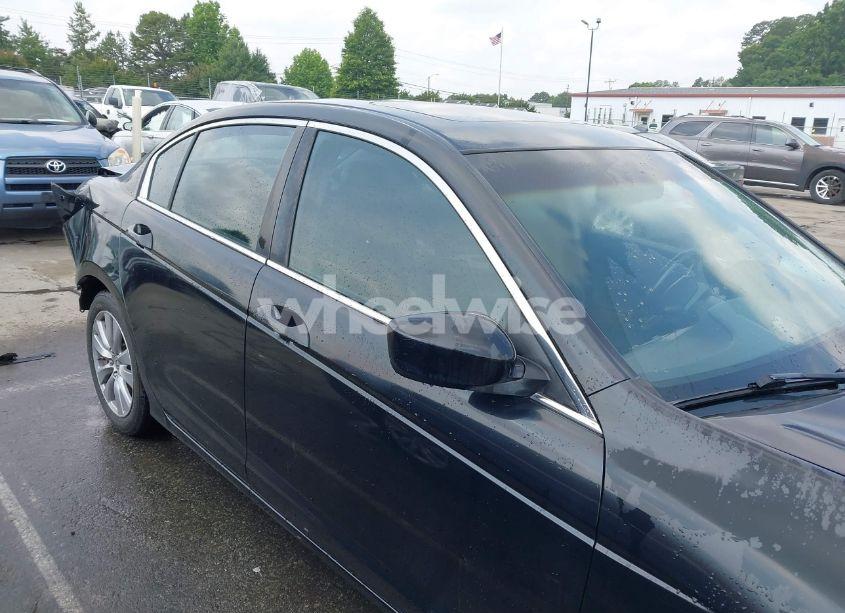 Photo 13 of 2011 Honda Accord 2.4 EX-L (VIN 1HGCP2F81BA008995)