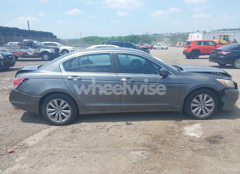 Photo 13 of 2012 Honda Accord 2.4 EX-L (VIN 1HGCP2F81CA032800)